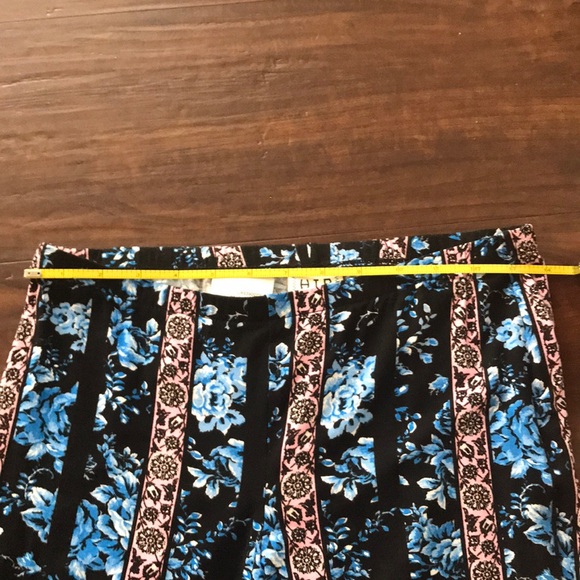 Pants - Picture 4 of 4